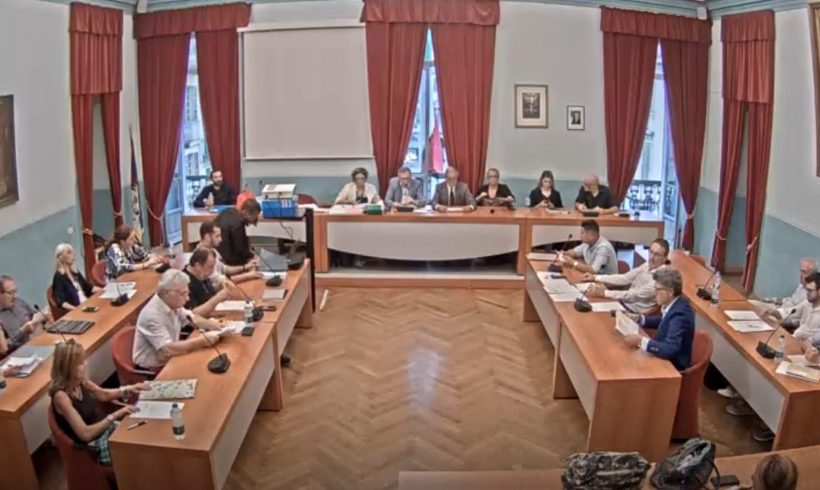 Il consiglio comunale di Venerdì Santo e la “grana” della Fondazione Guelpa Il consiglio comunale di Venerdì Santo e la “grana” della Fondazione Guelpa