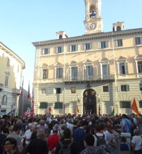 La delegazione “Non in mio nome” ha incontrato il sindaco La delegazione “Non in mio nome” ha incontrato il sindaco