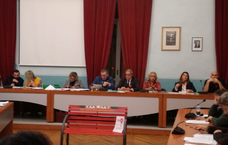 Comune di Ivrea: giovedì 20 dicembre ultimo (?) consiglio comunale dell’anno. Ma dove va l’amministrazione Sertoli? Comune di Ivrea: giovedì 20 dicembre ultimo (?) consiglio comunale dell’anno. Ma dove va l’amministrazione Sertoli?