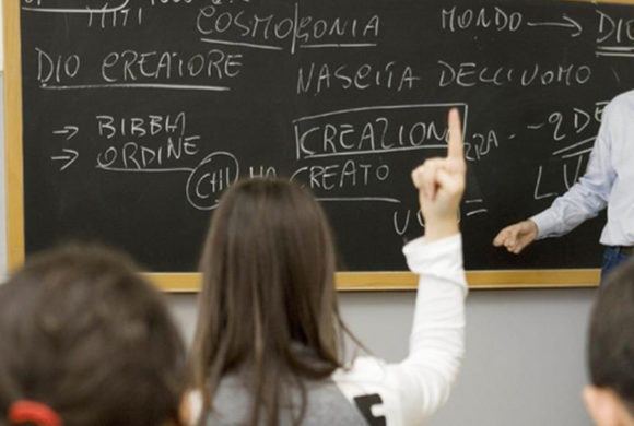 Sgomitando laicamente, ovvero “sull’ora di religione nelle scuole” Sgomitando laicamente, ovvero “sull’ora di religione nelle scuole”