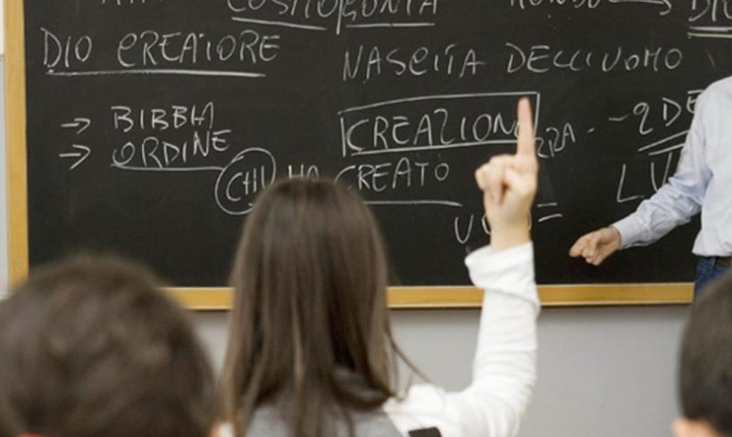 Sgomitando laicamente, ovvero “sull’ora di religione nelle scuole” Sgomitando laicamente, ovvero “sull’ora di religione nelle scuole”