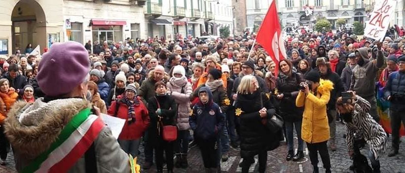 L’Ivrea che resiste c’è. Tanta, multicolore, attiva. L’Ivrea che resiste c’è. Tanta, multicolore, attiva.