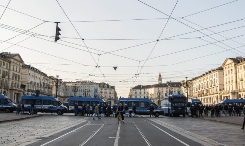 A Torino stato di tensione permanente, a senso unico A Torino stato di tensione permanente, a senso unico