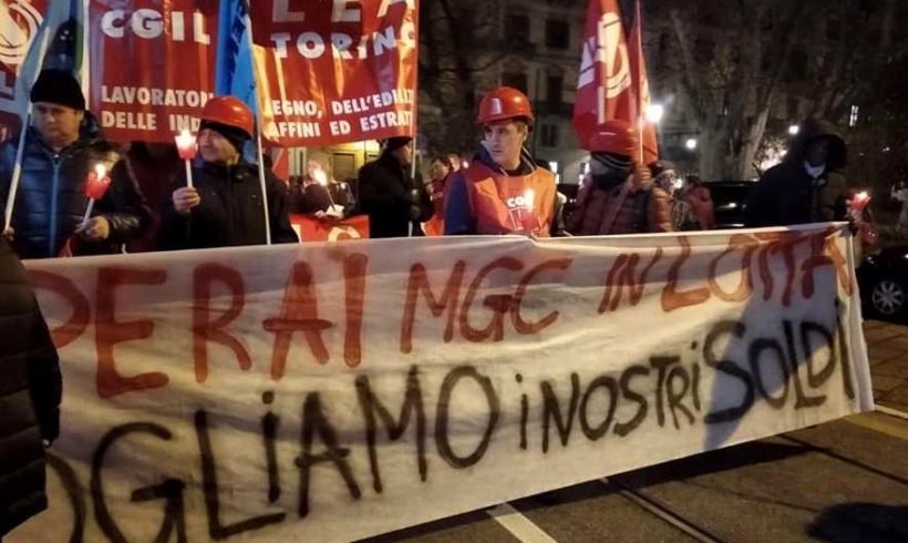 Manital: caduta libera senza rete. Manital: caduta libera senza rete.