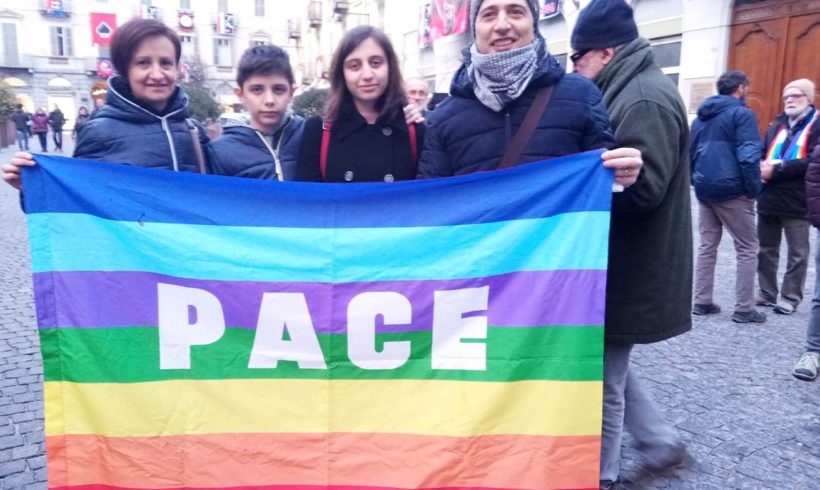Spegniamo la guerra, accendiamo la Pace! Spegniamo la guerra, accendiamo la Pace!