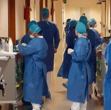 A tutti gli operatori sanitari pubblici e specialmente a coloro impegnati nell’Ospedale di Ivrea A tutti gli operatori sanitari pubblici e specialmente a coloro impegnati nell’Ospedale di Ivrea