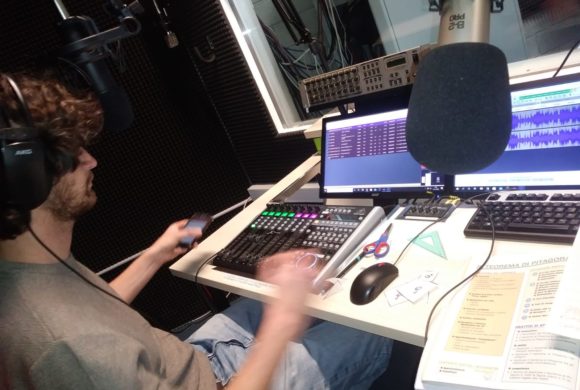 La lezione arriva via webradio La lezione arriva via webradio