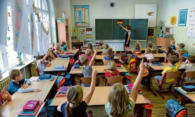 Tutti gli alunni in aula Tutti gli alunni in aula