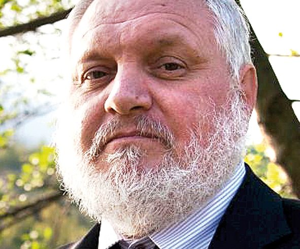 “In memoriam di Ugo Avalle” di Norberto Patrignani e “Buon viaggio professore” di Francesco Comotto “In memoriam di Ugo Avalle” di Norberto Patrignani e “Buon viaggio professore” di Francesco Comotto
