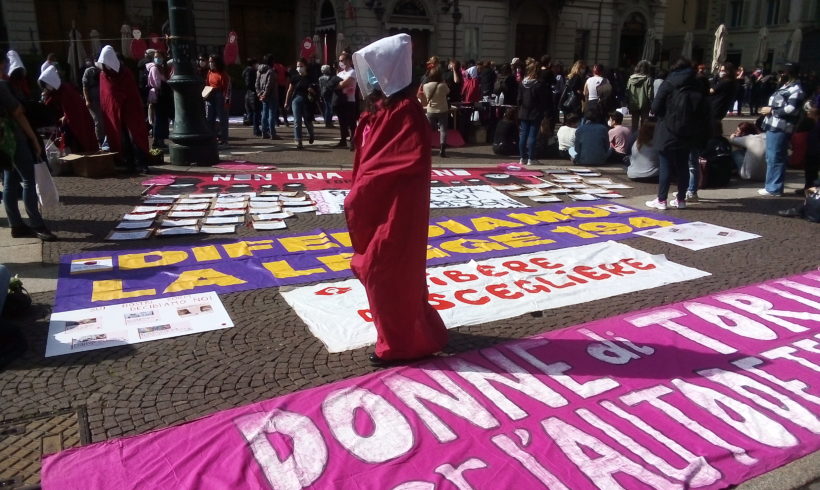 Torino scende in piazza in difesa del diritto all’aborto Torino scende in piazza in difesa del diritto all’aborto