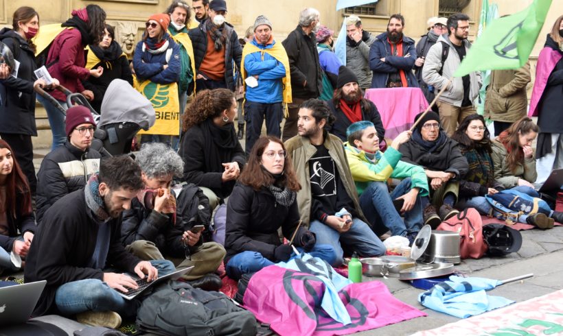 Consiglio Regionale aperto e stato di emergenza ecoclimatica: cronaca di un fallimento annunciato Consiglio Regionale aperto e stato di emergenza ecoclimatica: cronaca di un fallimento annunciato