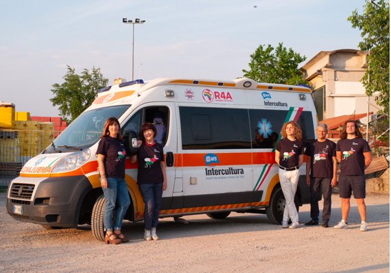 Un’ambulanza per la pace: donata all’ospedale di Odessa grazie alla raccolta fondi sostenuta da Intercultura
