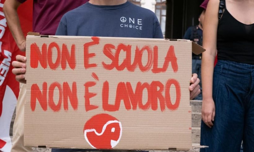 Non è scuola quella che uccide, non è lavoro quello che sfrutta Non è scuola quella che uccide, non è lavoro quello che sfrutta