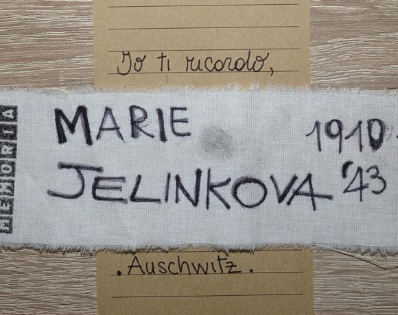 Chi oggi allestisce un campo profughi ha mai visitato Auschwitz?