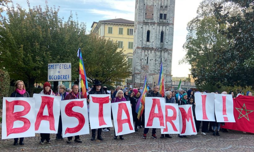 Manifestazione per la pace e la giustizia in Palestina: in 500 sfilano a Ivrea Manifestazione per la pace e la giustizia in Palestina: in 500 sfilano a Ivrea