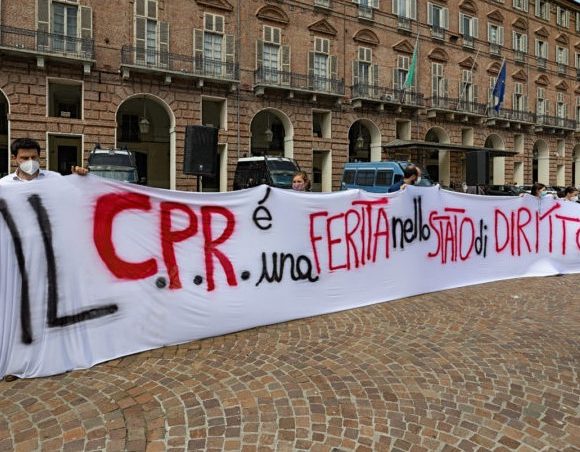 CPR di Torino verso la riapertura. CGIL, Cisl e Uil: “rinchiudere le persone non può essere la risposta”